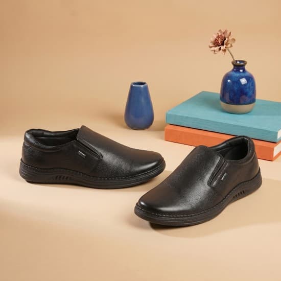 Men Black Formal Moccasin | Metro Shoes