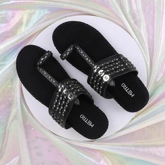 Women Black Ethnic Kolhapuris | Metro Shoes