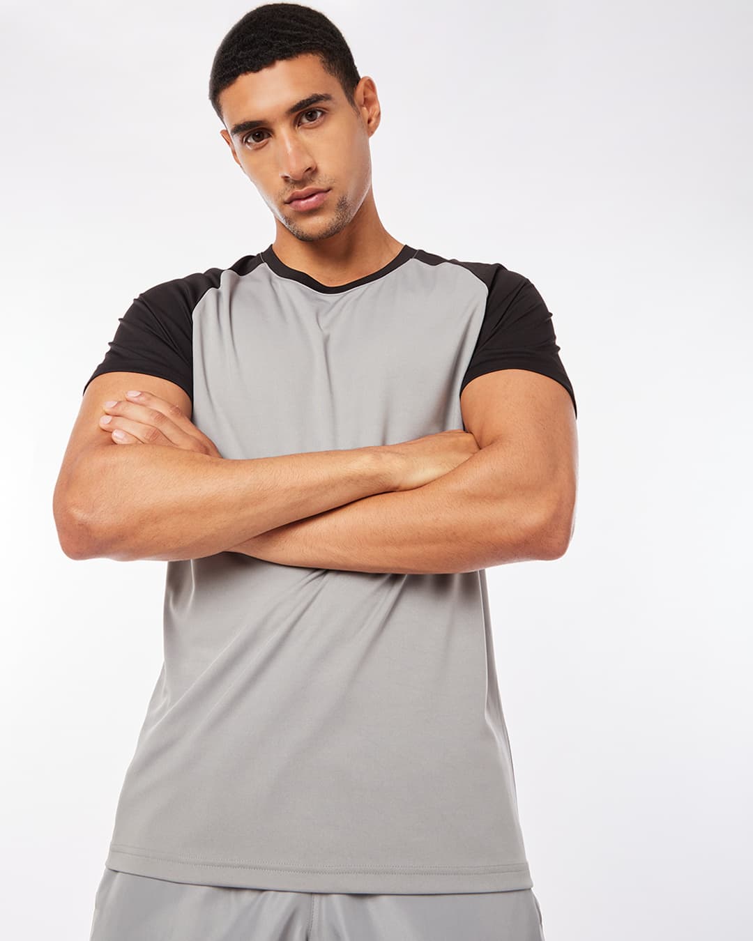 Buy Men's Grey Colorblock Training T-shirt Online at Bewakoof
