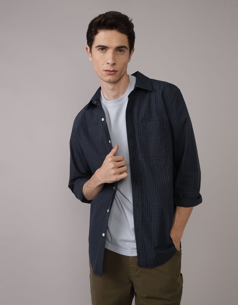 AE Everyday Slim Fit Button-Up Shirt | Aeo
