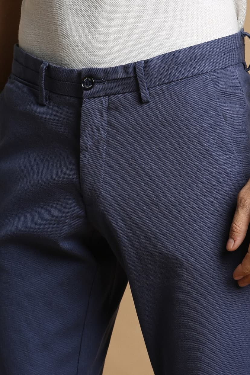 Men Navy Slim Fit Solid Casual Trousers