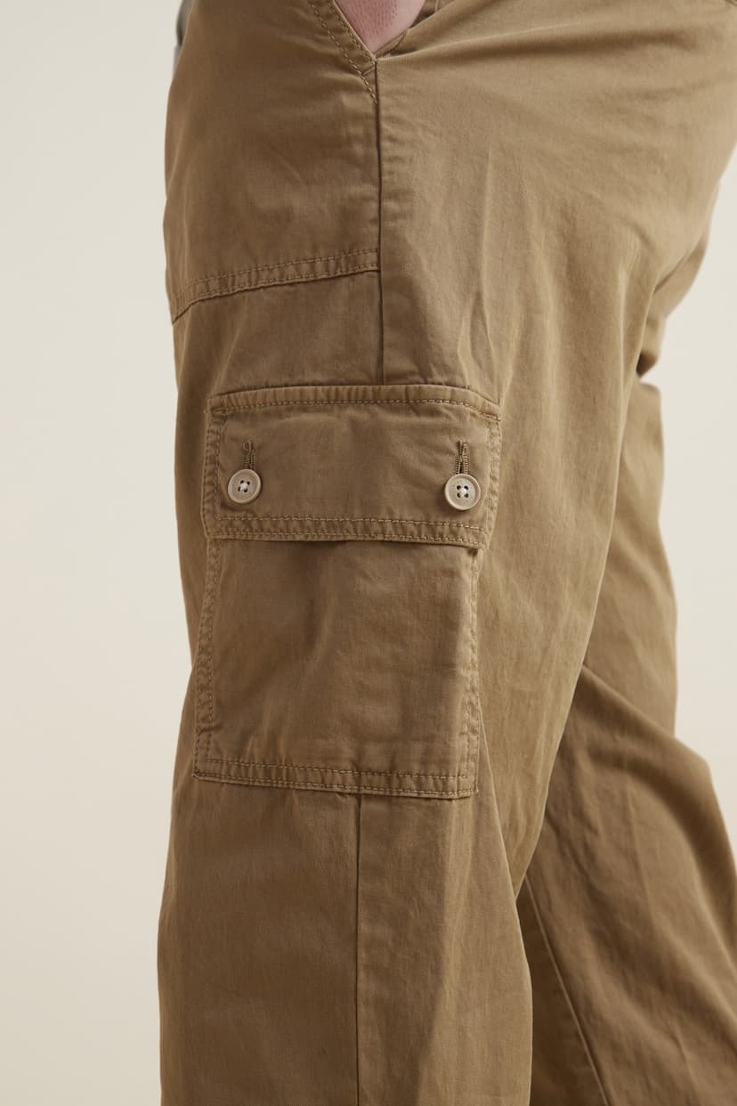 Men Khaki Solid Casual Cargo Pants