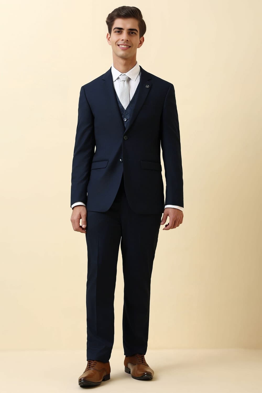 Men Navy Solid Formal Three Piece Suit