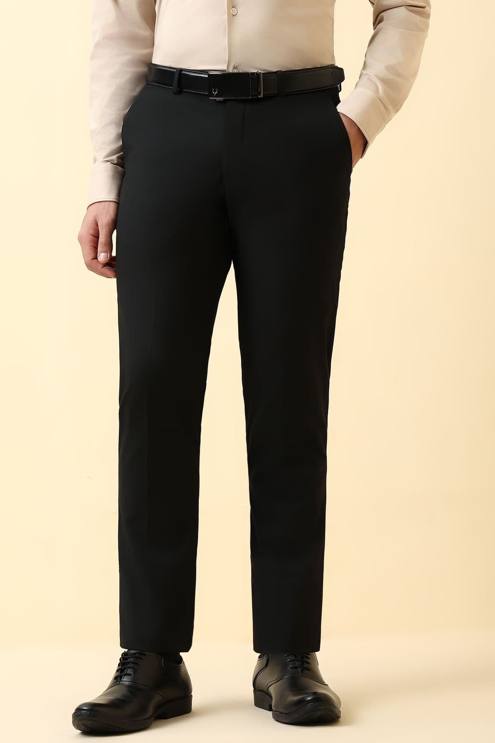 Men Black Solid Formal Trousers | Allen Solly
