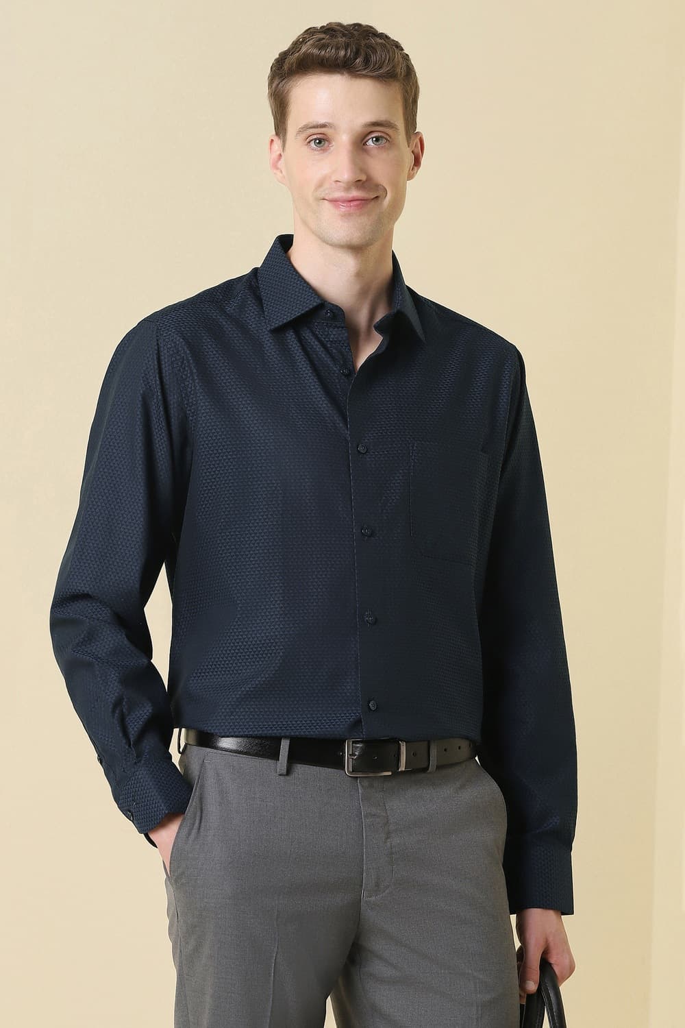 Men Navy Print Full Sleeves Wrinkle Resistant Formal shirt