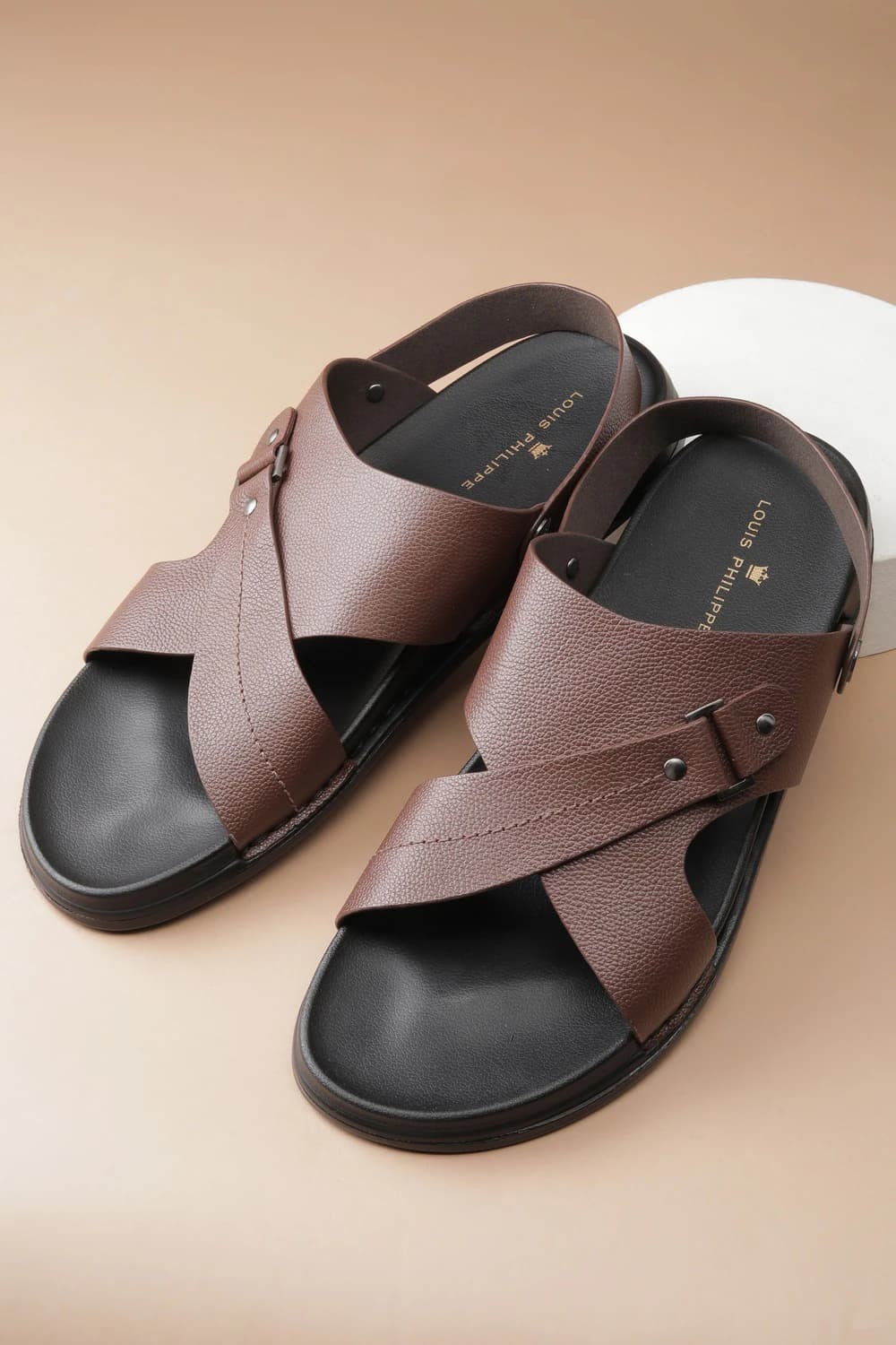 Men Brown Textured Sandals | Louisphilippe