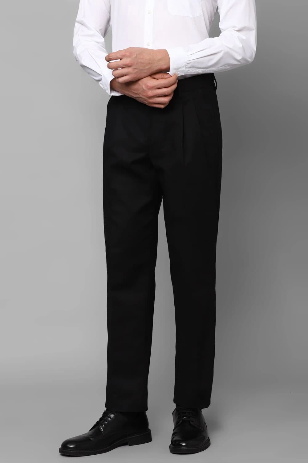 Men Black Classic Fit Solid Pleated Formal Trousers | Louisphilippe