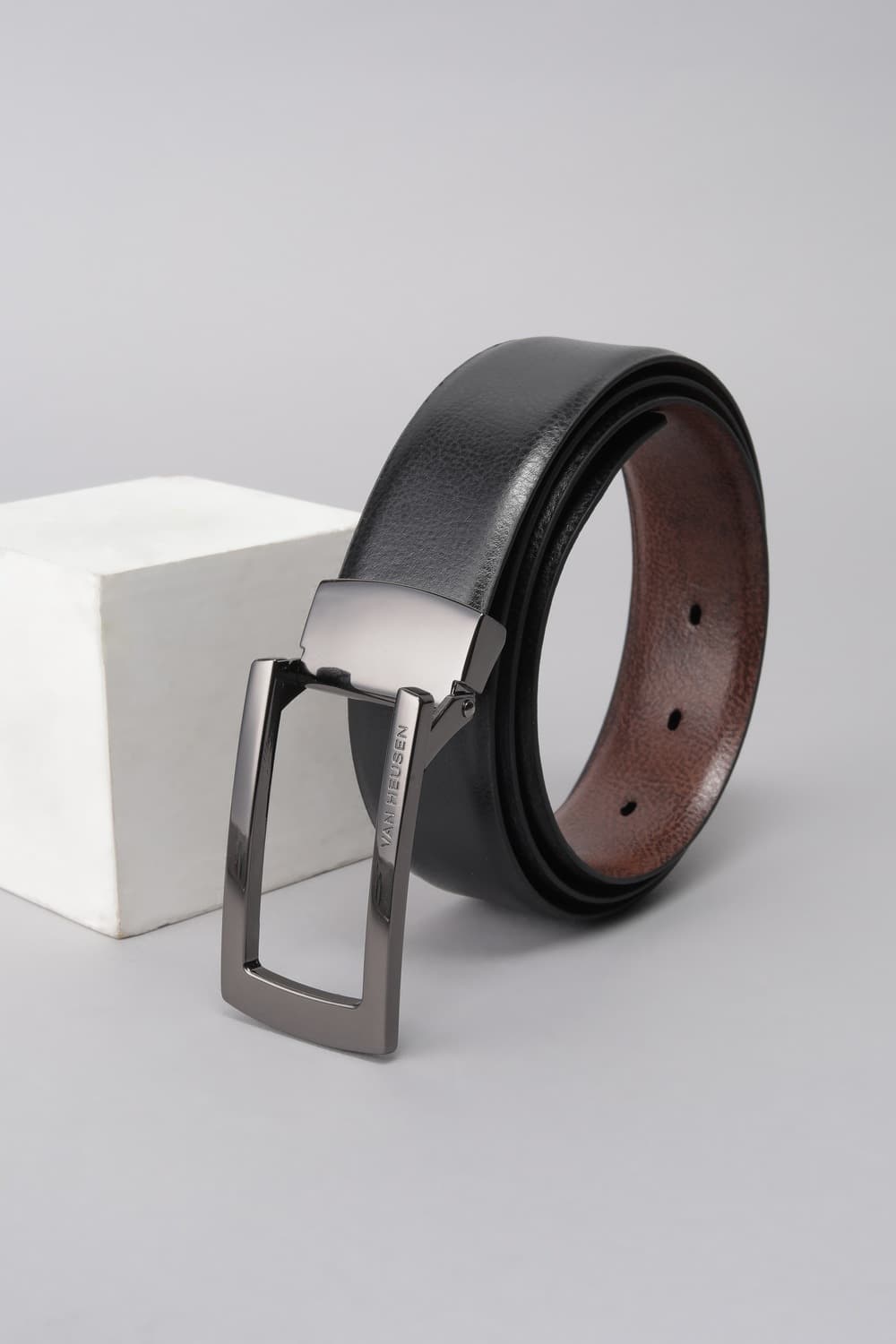 Men Black Solid Formal Belt | Vanheusenindia