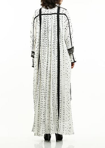 Bandhani print embroidered kurta &amp; white pleated skirt | Saaksha &amp; Kinni
