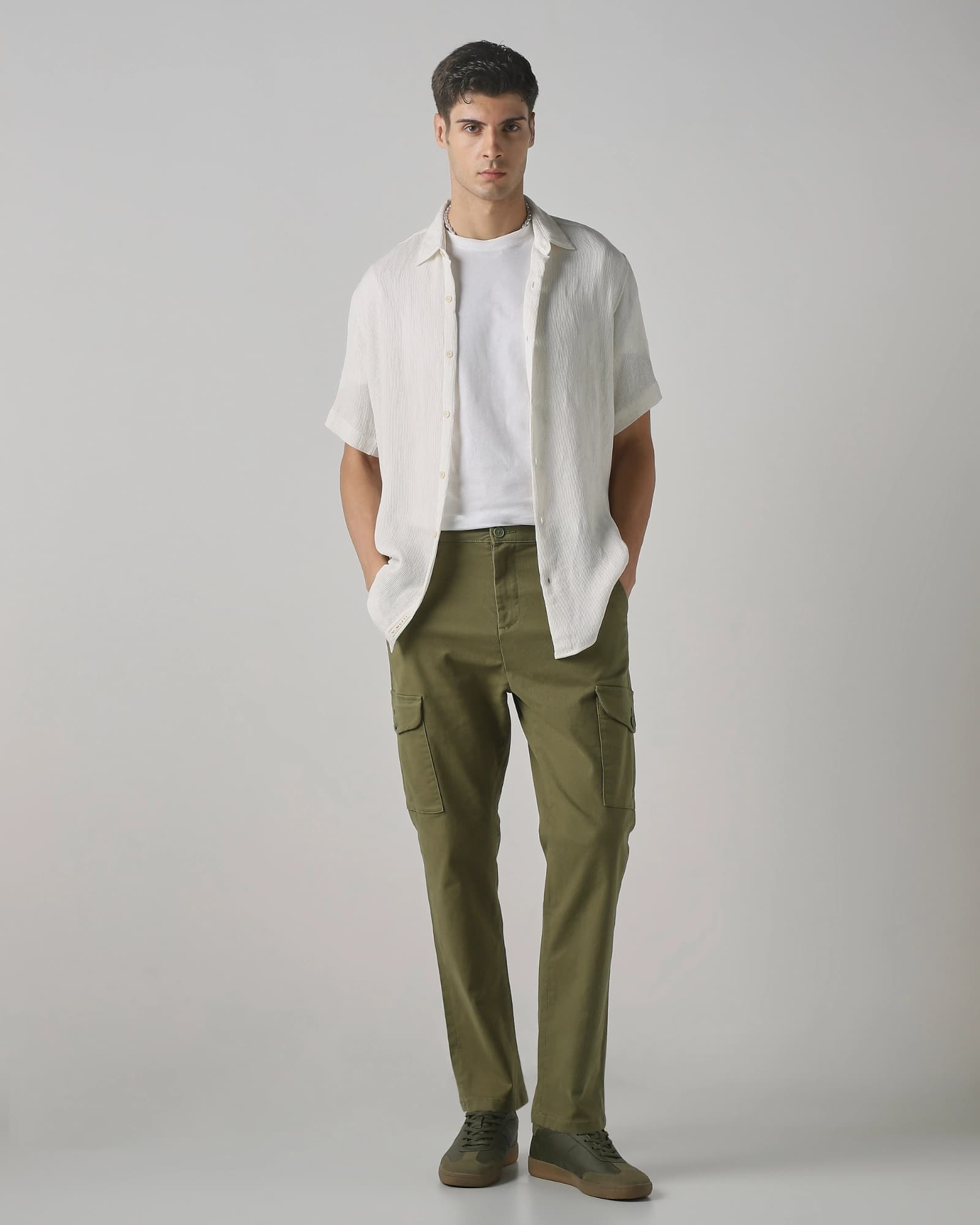 Green Relaxed Tapered Fit Cotton Cargos | Mufti Jeans