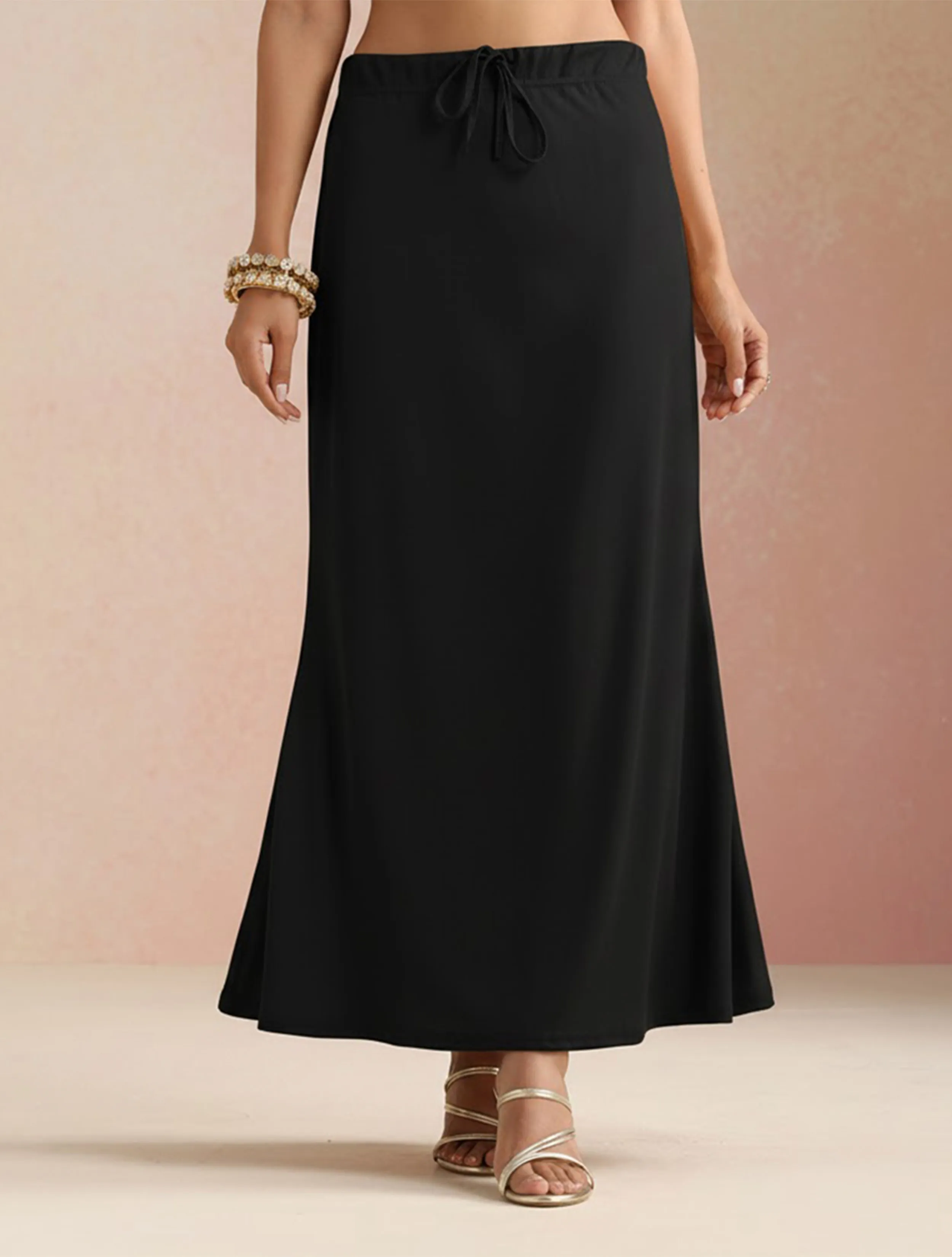 trueBrowns Black Petticoat Saree Shapewear | True Browns