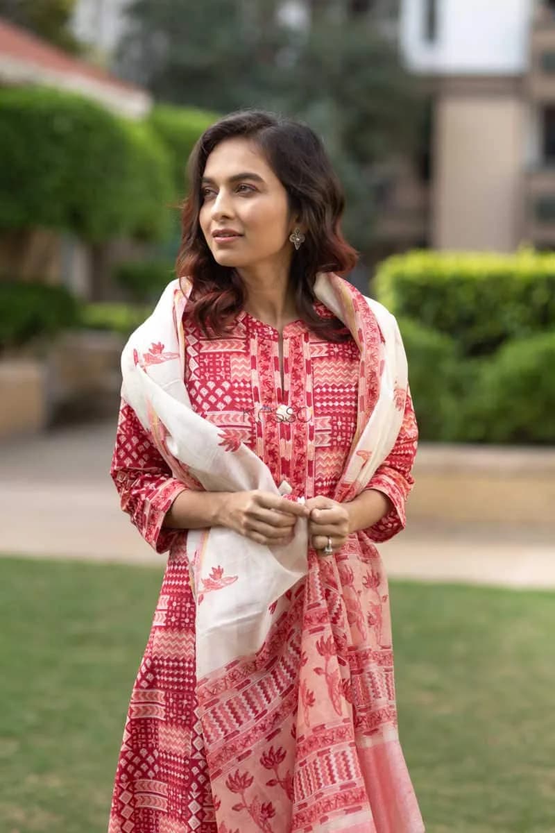 Buy Super KUOJ115 Shades Of Red Kurta Dupatta Set Online | Kusvaa | Kusvaa Buy Super KUOJ115 Shades Of Red Kurta Dupatta Set Online | Kusvaa | Kusvaa