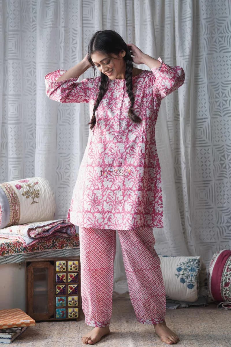 Buy Stunning DE48 Charm Pink And White Maternity Set Online | Kusvaa | Kusvaa Buy Stunning DE48 Charm Pink And White Maternity Set Online | Kusvaa | Kusvaa