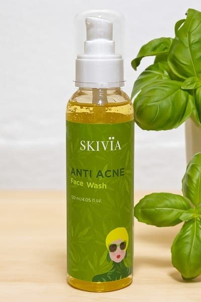 Skivia Anti-Acne Face Wash with Salicylic Acid & Vitamin E - 120 ml Skivia Anti-Acne Face Wash with Salicylic Acid & Vitamin E - 120 ml