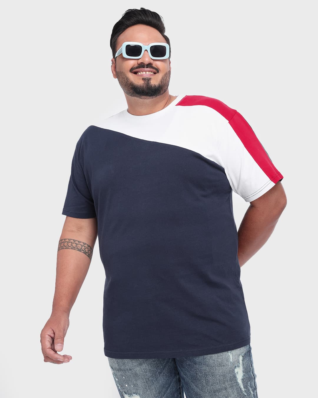 Buy Men's Black Iris Color Block Plus Size T-shirt Online at Bewakoof Buy Men's Black Iris Color Block Plus Size T-shirt Online at Bewakoof
