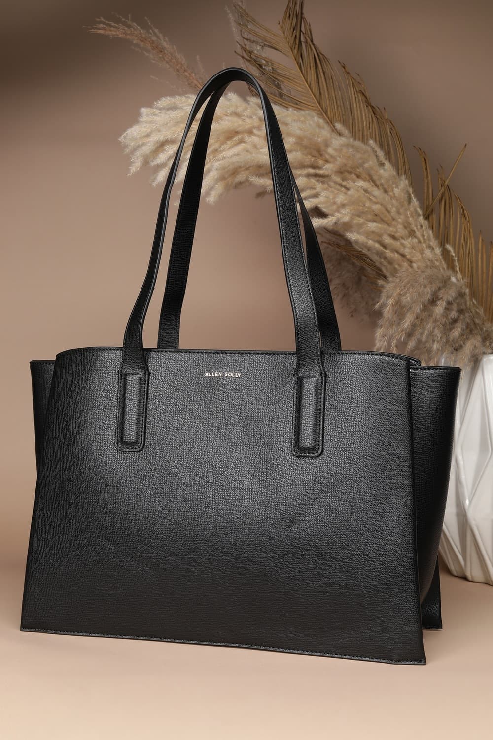 Women Black Formal Handbag Women Black Formal Handbag