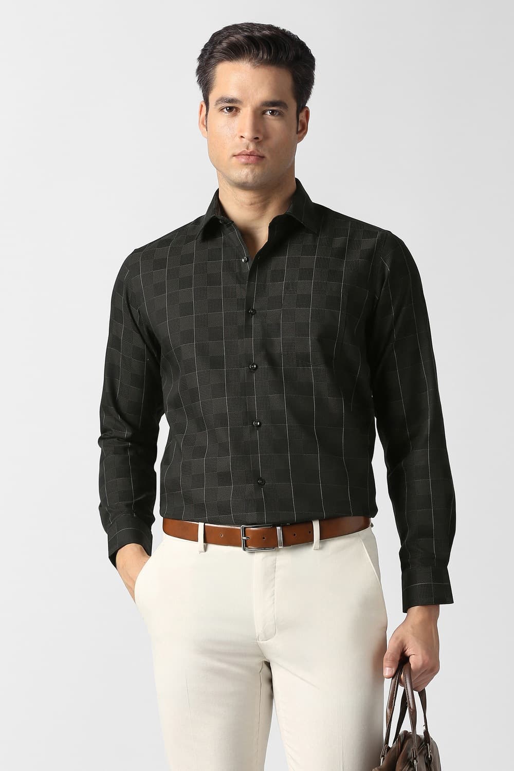 Men Black Custom Fit Check Full Sleeves Formal Shirt | Vanheusenindia Men Black Custom Fit Check Full Sleeves Formal Shirt | Vanheusenindia