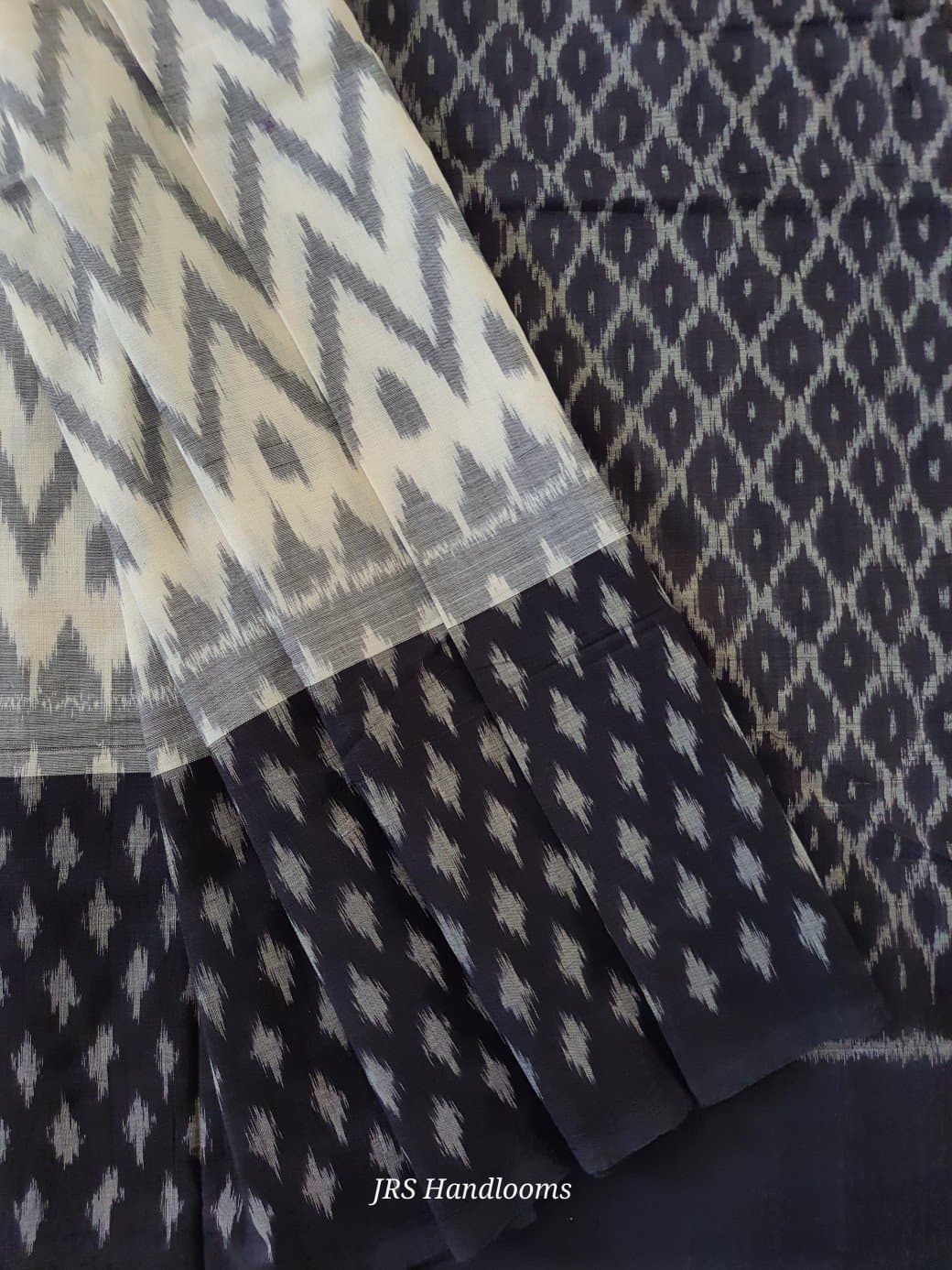Pochampally Ikkat Cotton Saree - Black & White Color - JRS Handlooms | Jrshandlooms Pochampally Ikkat Cotton Saree - Black & White Color - JRS Handlooms | Jrshandlooms
