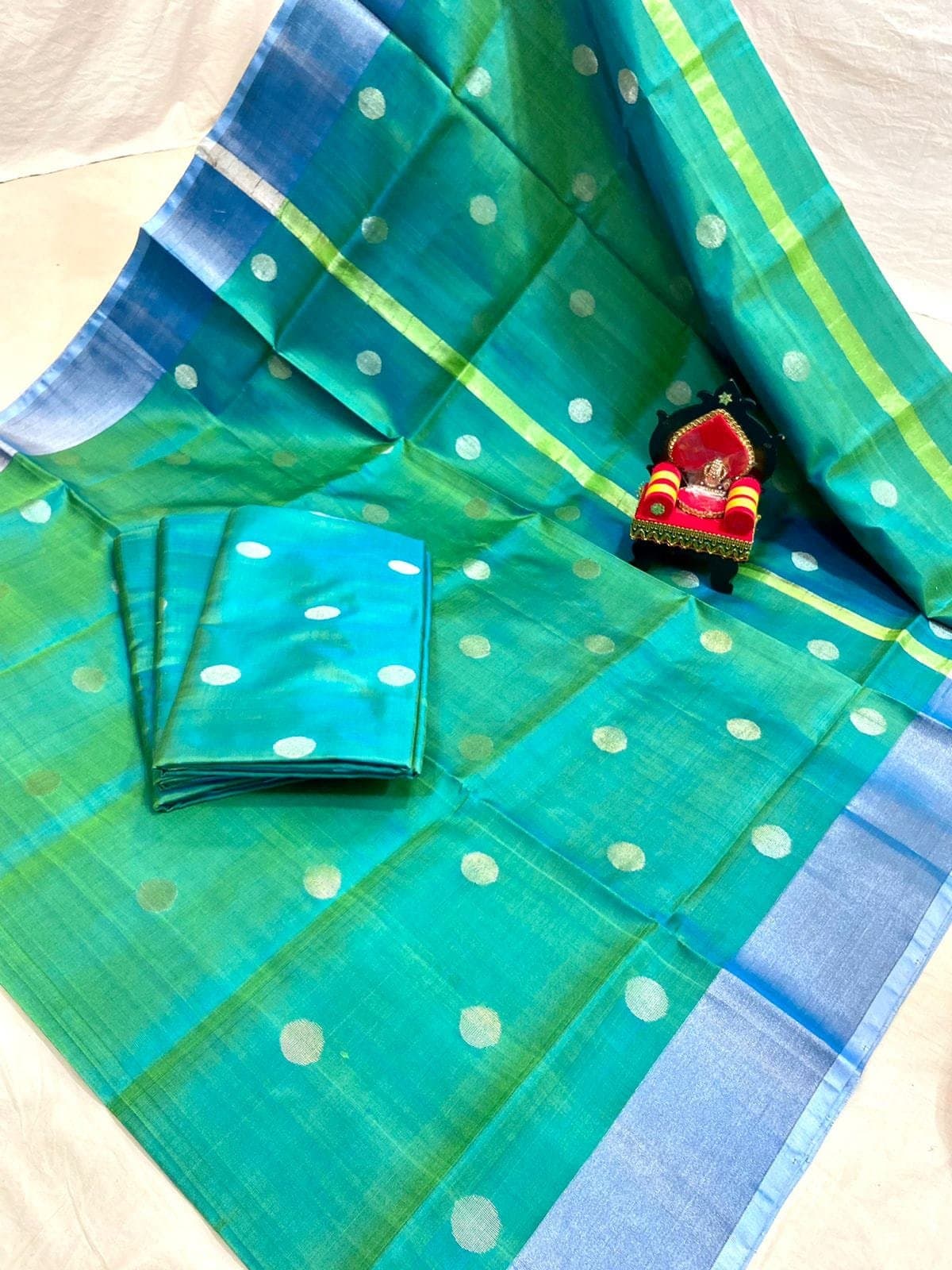 Pure Uppada Silk Saree With Golden Woven Coin Buttas - JRS Handlooms | Jrshandlooms Pure Uppada Silk Saree With Golden Woven Coin Buttas - JRS Handlooms | Jrshandlooms
