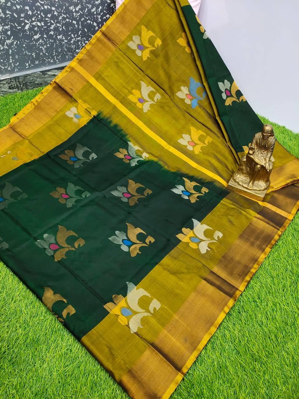 Uppada Pattu Saree Dark Green Body With Jamdani Flower Design - JRS Handlooms | Jrshandlooms Uppada Pattu Saree Dark Green Body With Jamdani Flower Design - JRS Handlooms | Jrshandlooms