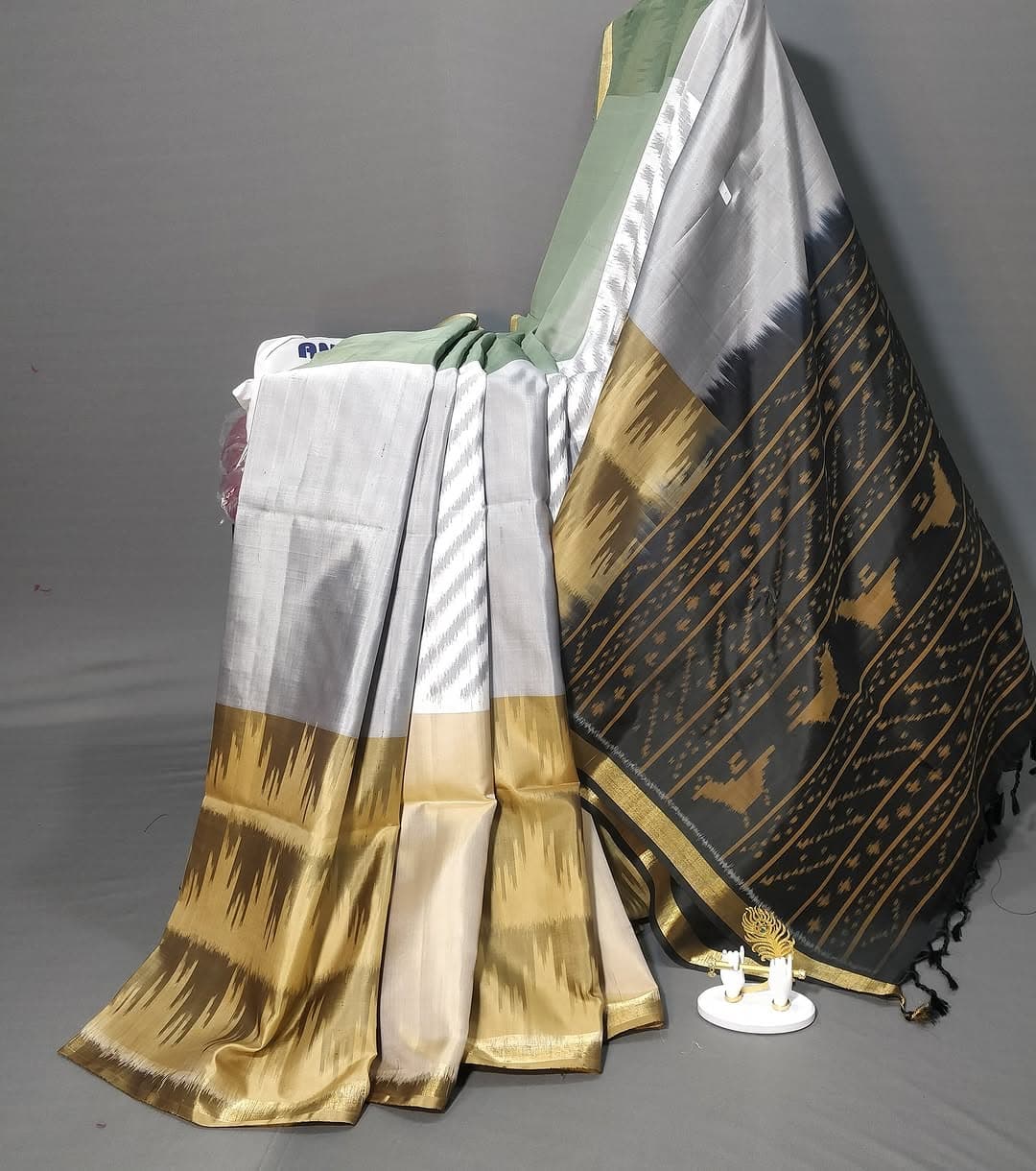 Grey Pochampally Ikat Silk Saree - JRS Handlooms | Jrshandlooms Grey Pochampally Ikat Silk Saree - JRS Handlooms | Jrshandlooms