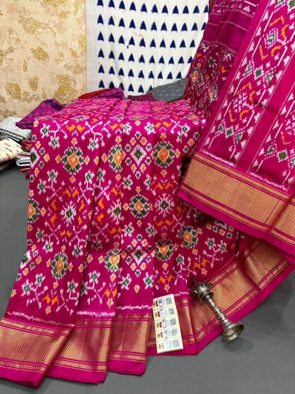 Patola Pochampally Saree - Navratna Design - JRS Handlooms | Jrshandlooms Patola Pochampally Saree - Navratna Design - JRS Handlooms | Jrshandlooms