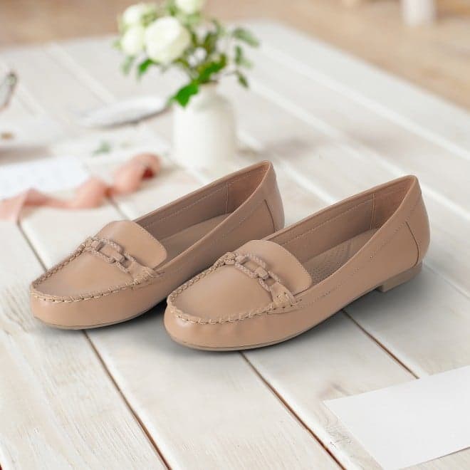 Women Beige Casual Loafers Women Beige Casual Loafers