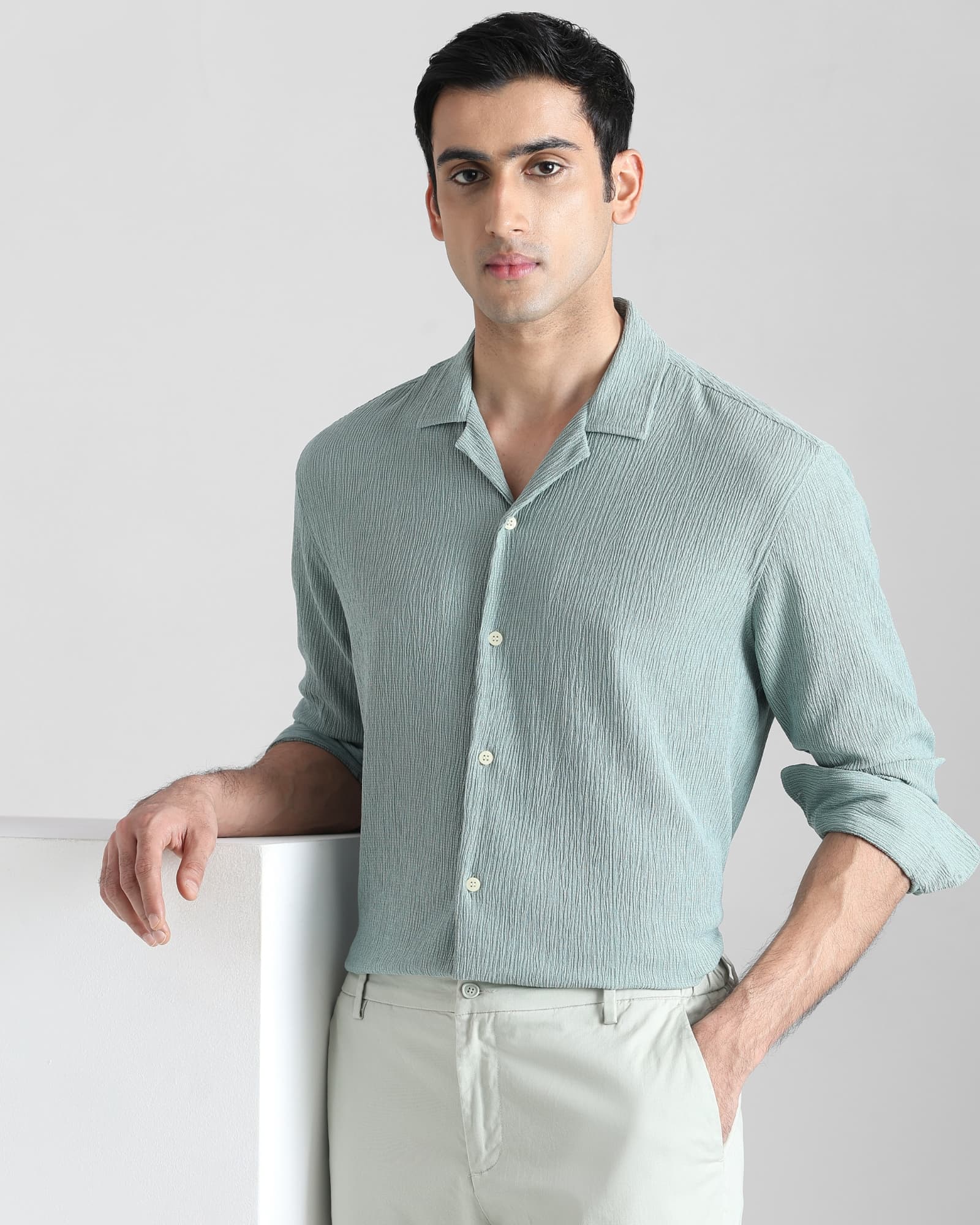 Green Textured Plain Slim Fit Casual Shirt Green Textured Plain Slim Fit Casual Shirt