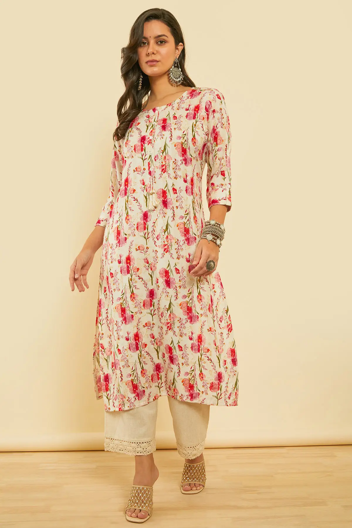 Fuchsia Straight Floral Print Rayon Kurta With Kantha Weave | Soch Fuchsia Straight Floral Print Rayon Kurta With Kantha Weave | Soch