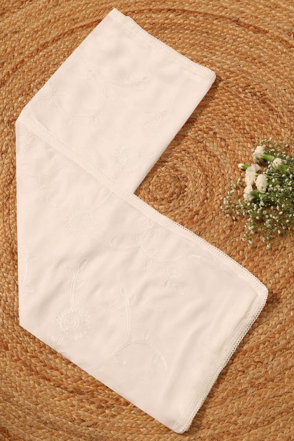 White Chiffon Floral Machine Embroidered Dupatta White Chiffon Floral Machine Embroidered Dupatta